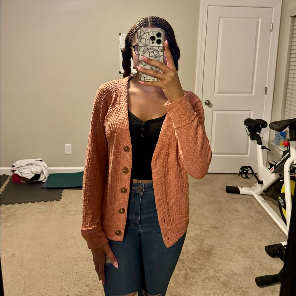 Two by Vince Camuto peach button up long sleeve cardigan
